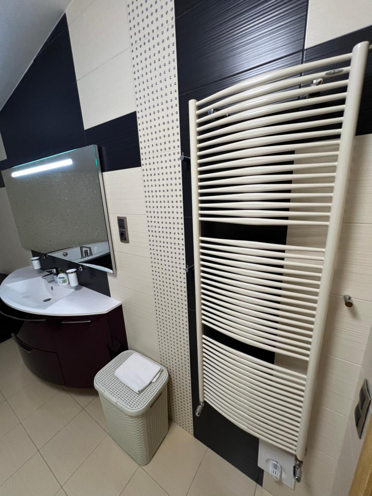 Apartment On Arkhipenka With Panorama View ลวีฟ ภายนอก รูปภาพ