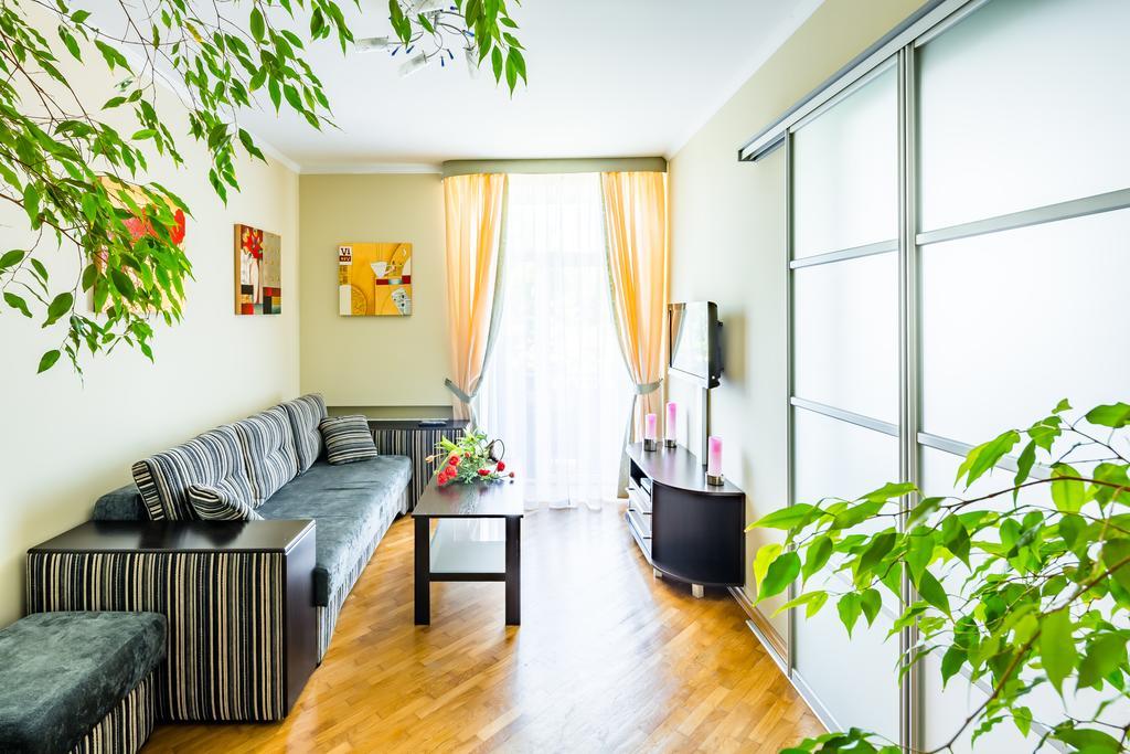 Apartment On Arkhipenka With Panorama View ลวีฟ ภายนอก รูปภาพ